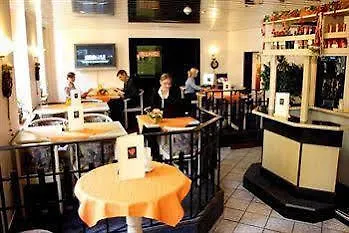 先锋酒店 酒店 3*